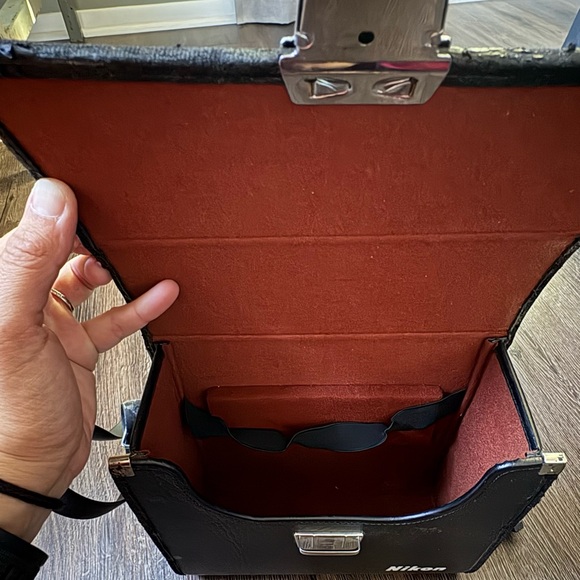 Vintage Nikon Binoculars – Good Condition - Picture 6 of 8